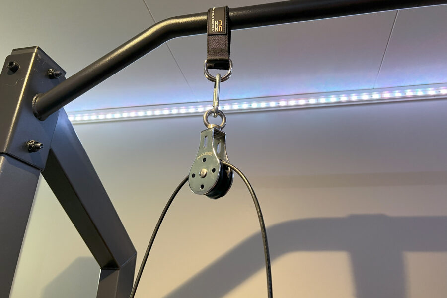 Pulley system that hangs from the rack