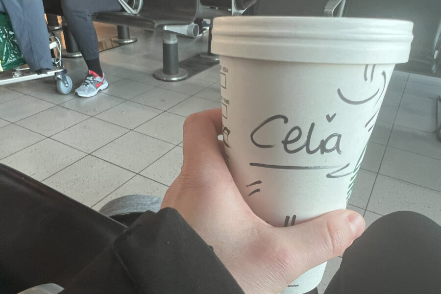 Star Bucks i Amsterdamprøvde å skrive navnet mitt igjen: "Celia".