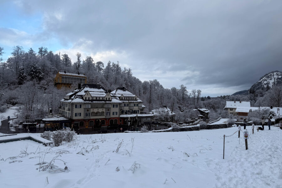 Bygningene nedenfor hvor "Neuschwanstein Slott" ligger